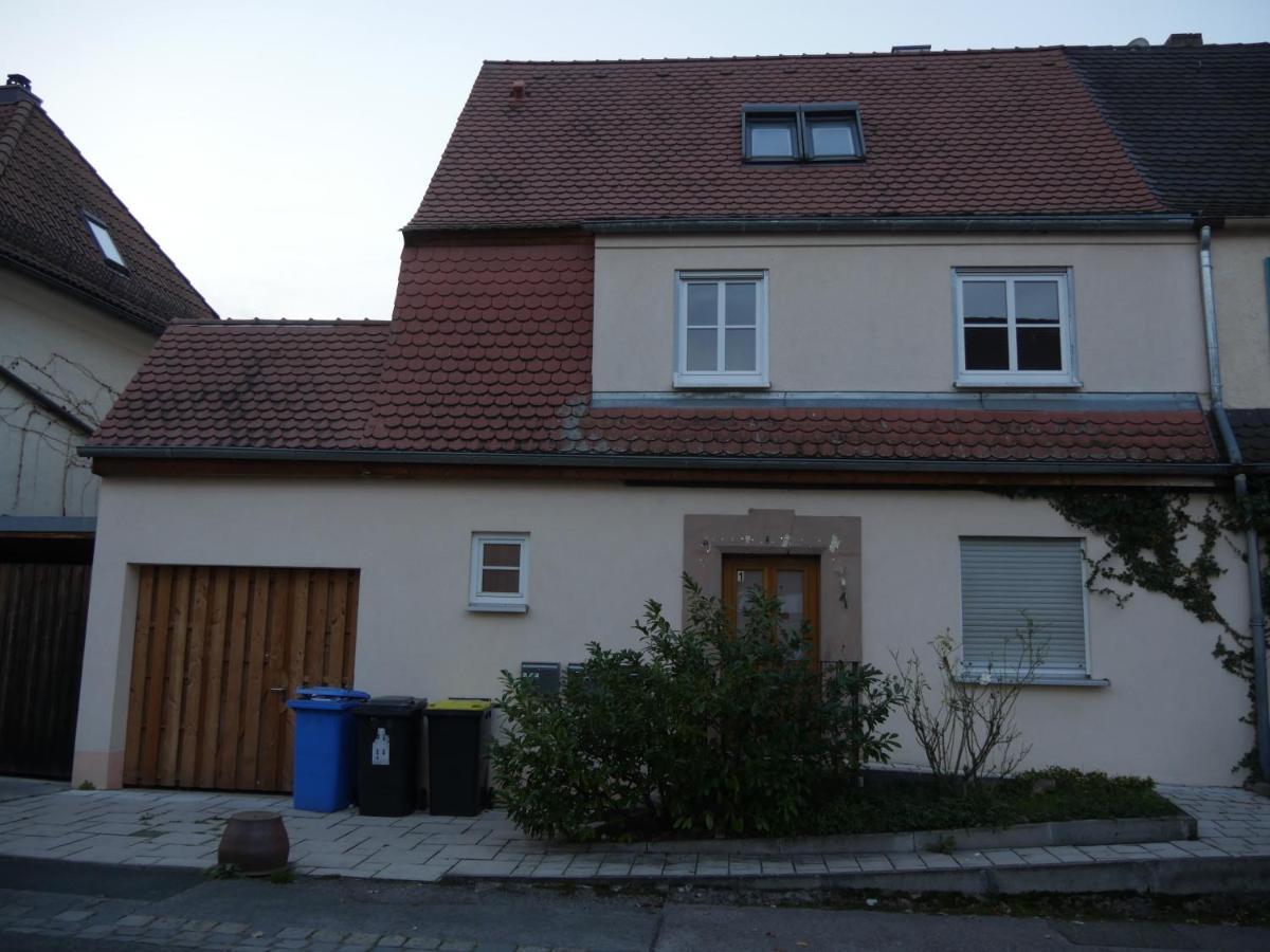 Maisonette-Wohnung In Nuernberg Mit Kamin Luaran gambar