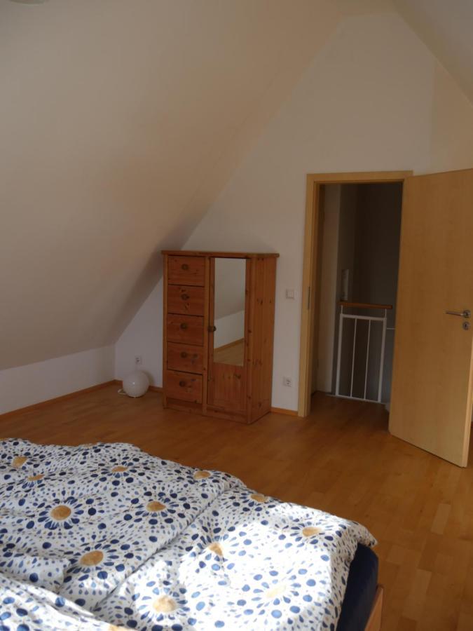 Maisonette-Wohnung In Nuernberg Mit Kamin Luaran gambar